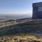 Emma Equipe Et Refait A Neuf Dans 3 Etoiles