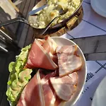 Emma Equipe Et Refait A Neuf Dans 3 Etoiles