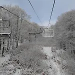 Emma Equipe Et Refait A Neuf Dans 3 Etoiles *