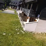 Emma Equipe Et Refait A Neuf Dans 3 Etoiles Бес-э-Сент-Анастез