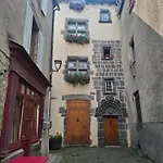 Emma Equipe Et Refait A Neuf Dans 3 Etoiles Апартаменты