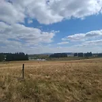 Emma Equipe Et Refait A Neuf Dans 3 Etoiles Бес-э-Сент-Анастез