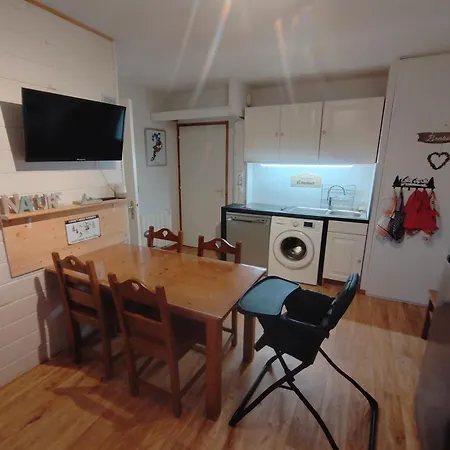 Emma Equipe Et Refait A Neuf Dans 3 Etoiles * Besse-et-Saint-Anastaise