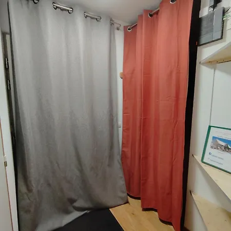 Emma Equipe Et Refait A Neuf Dans 3 Etoiles Apartmán