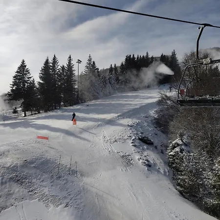 Emma Equipe Et Refait A Neuf Dans 3 Etoiles * Besse-et-Saint-Anastaise