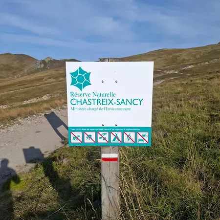 Emma Equipe Et Refait A Neuf Dans 3 Etoiles * Besse-et-Saint-Anastaise