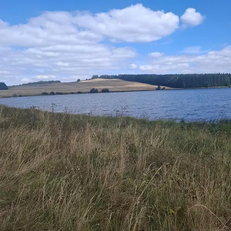 Emma Equipe Et Refait A Neuf Dans 3 Etoiles