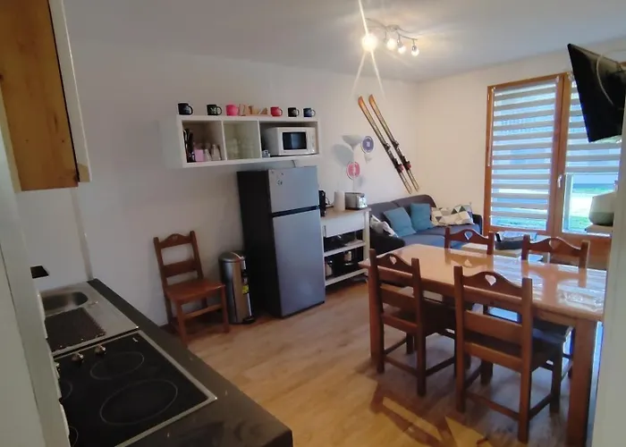 Emma équipé Et Refait A Neuf Dans Résidence 3 étoiles Appartement *