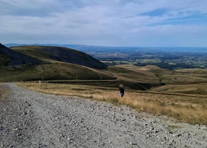 Emma équipé Et Refait A Neuf Dans Résidence 3 étoiles Appartement *
