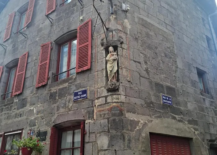 Emma équipé Et Refait A Neuf Dans Résidence 3 étoiles